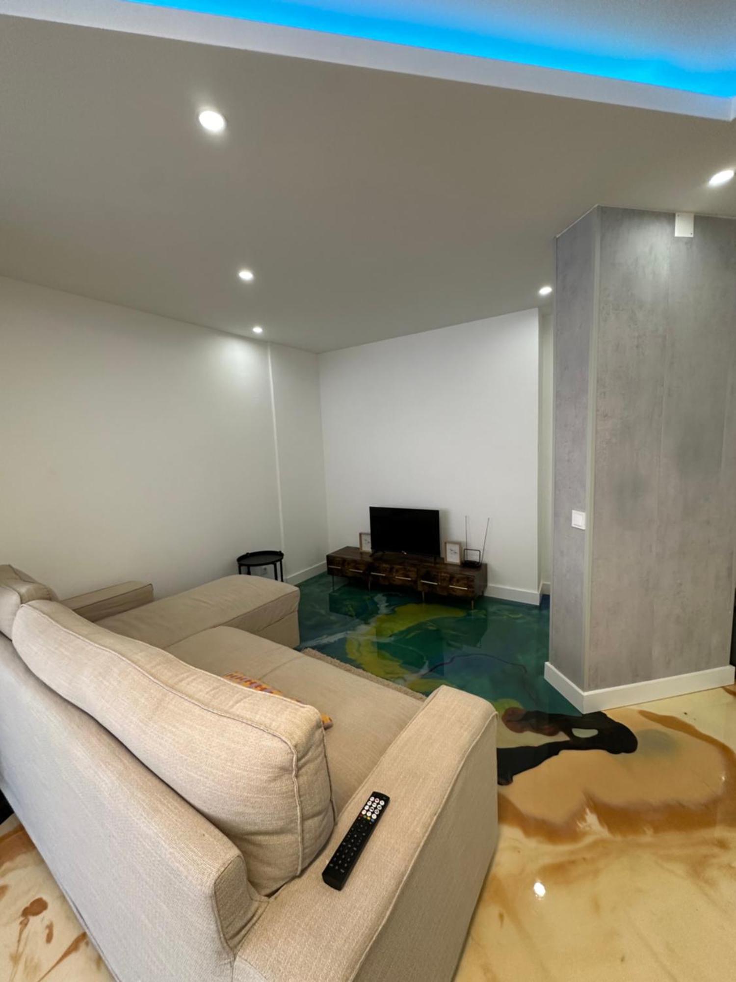Sea View Apartment & 4 Minutes Walk To The Beach Paco de Arcos Exterior photo